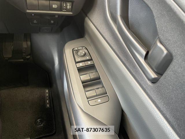 Toyota PRIUS 2023-11 7963320-21
