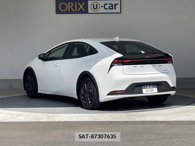 Toyota PRIUS 2023-11 7963320-23