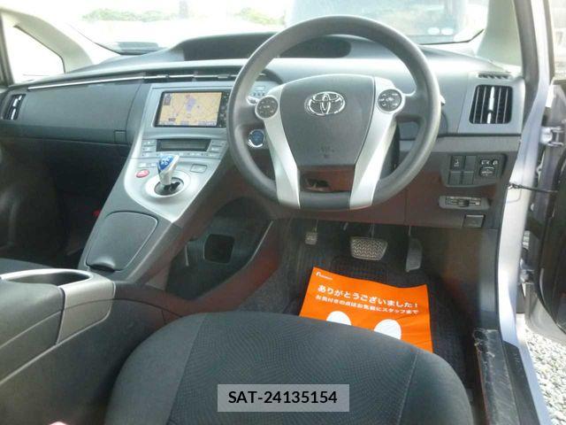 Toyota PRIUS 2012-05 7963300-1
