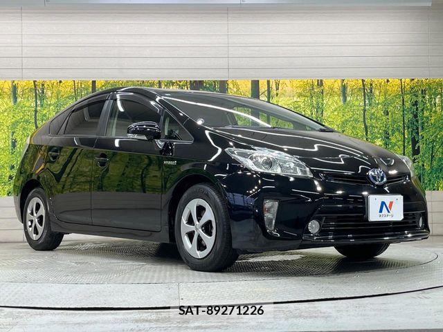 Toyota PRIUS 2015-03 7963335-15