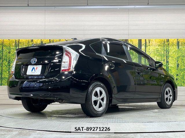 Toyota PRIUS 2015-03 7963335-16