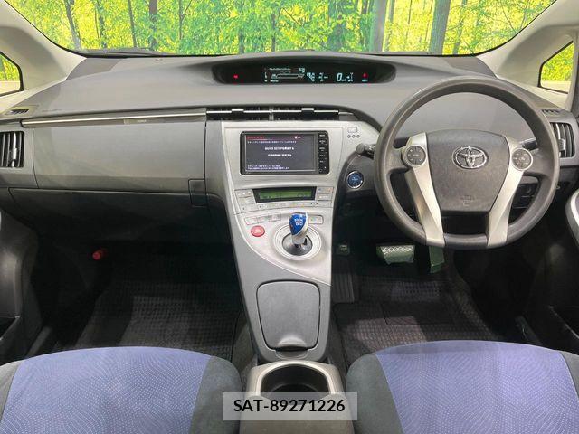 Toyota PRIUS 2015-03 7963335-1
