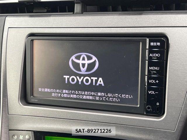 Toyota PRIUS 2015-03 7963335-2