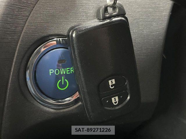 Toyota PRIUS 2015-03 7963335-4