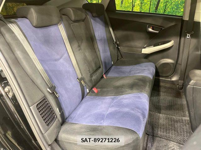 Toyota PRIUS 2015-03 7963335-8