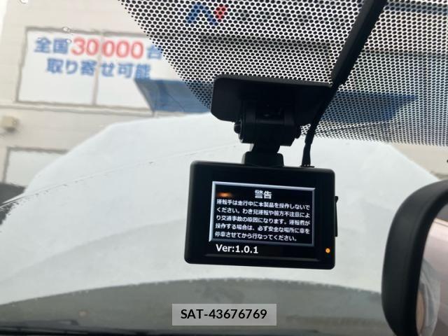 Toyota PRIUS 2010-03 7963344-17