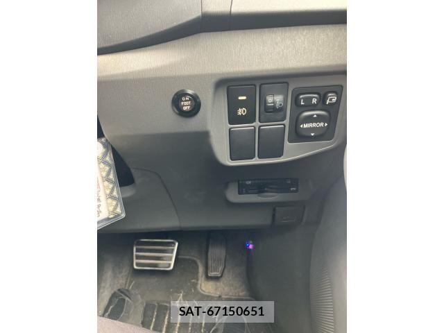 Toyota PRIUS 2010-03 7963340-20