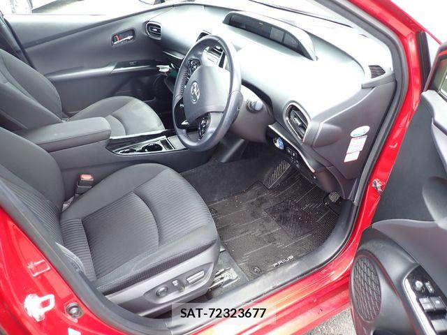 Toyota PRIUS 2019-04 7963299-1