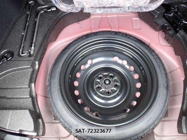 Toyota PRIUS 2019-04 7963299-20