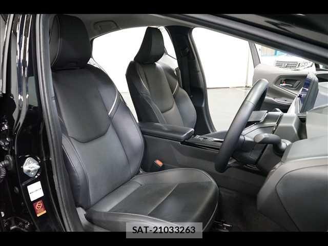 Toyota PRIUS 2023-11 7963312-16