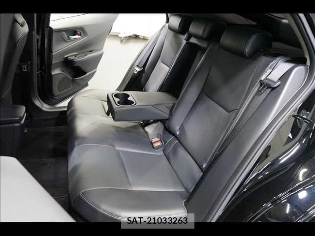 Toyota PRIUS 2023-11 7963312-17