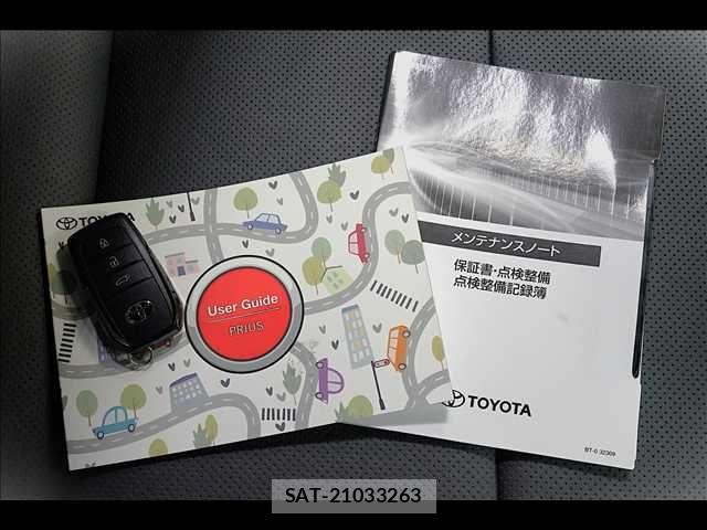 Toyota PRIUS 2023-11 7963312-7