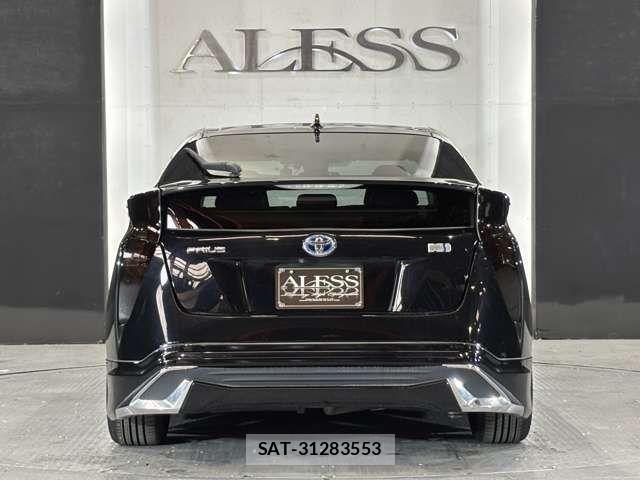 Toyota PRIUS 2015-12 7963322-12