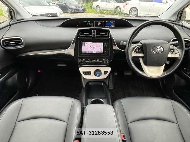 Toyota PRIUS 2015-12 7963322-17