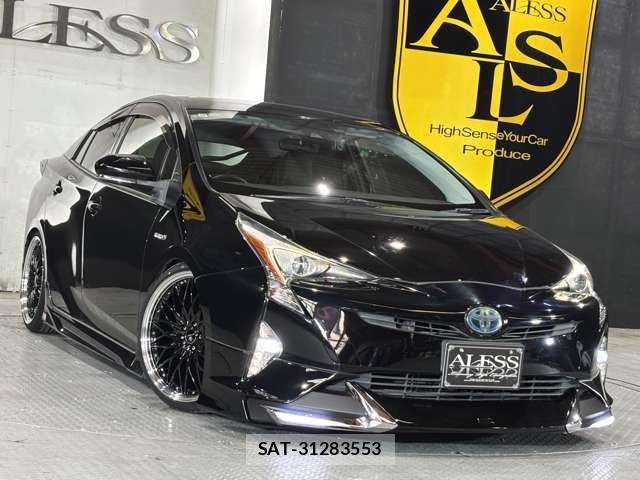 Toyota PRIUS 2015-12 7963322-1