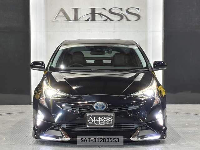 Toyota PRIUS 2015-12 7963322-8