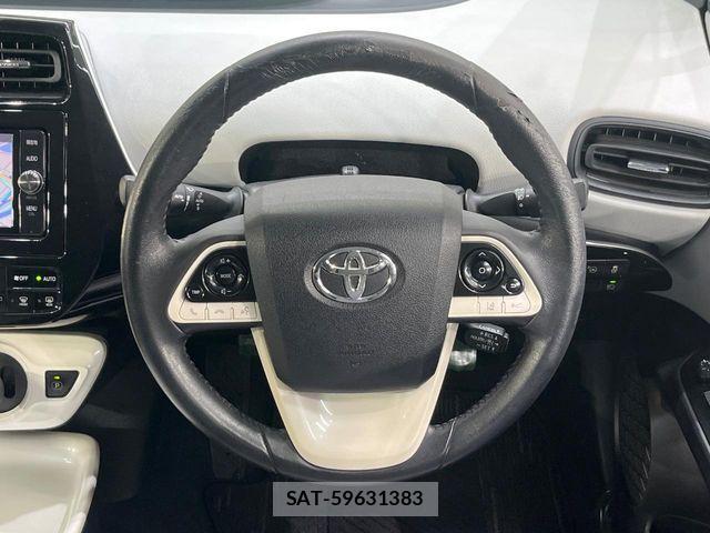 Toyota PRIUS 2018-02 7963323-10