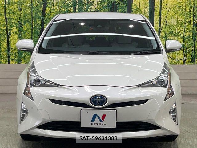 Toyota PRIUS 2018-02 7963323-13