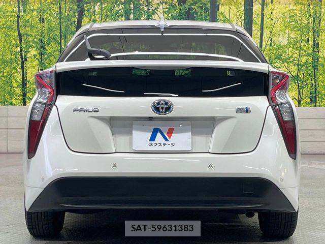 Toyota PRIUS 2018-02 7963323-14