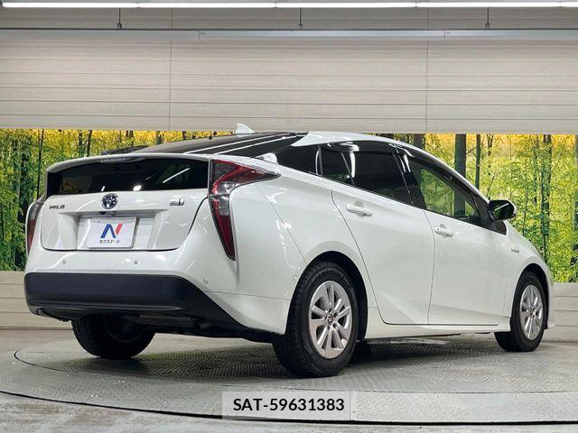 Toyota PRIUS 2018-02 7963323-16