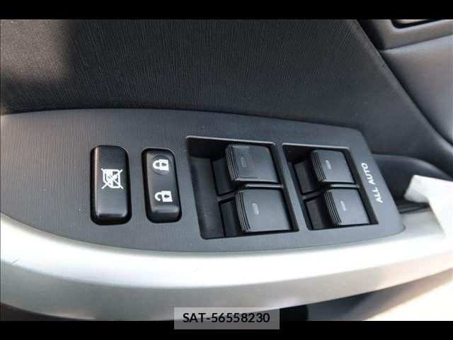 Toyota PRIUS 2012-01 7963337-25