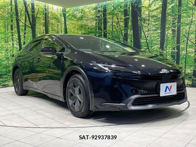Toyota PRIUS 2023-05 7963319-15