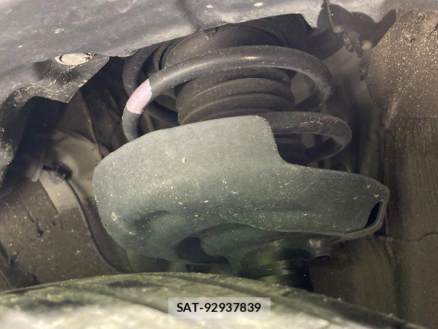 Toyota PRIUS 2023-05 7963319-19