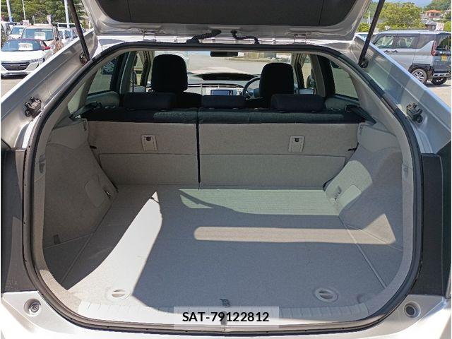 Toyota PRIUS 2014-02 7963338-9