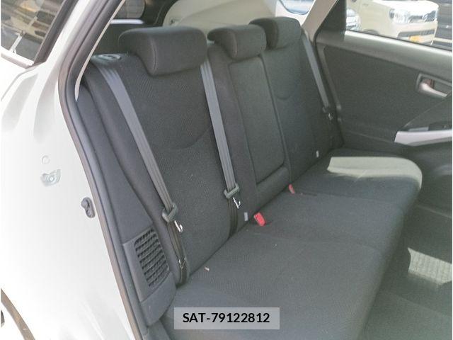 Toyota PRIUS 2014-02 7963338-11