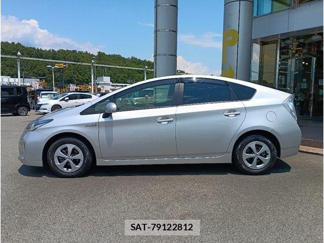 Toyota PRIUS 2014-02 7963338-12