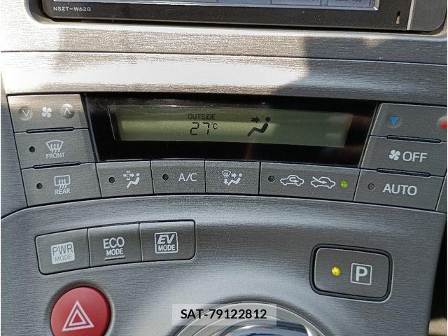 Toyota PRIUS 2014-02 7963338-17