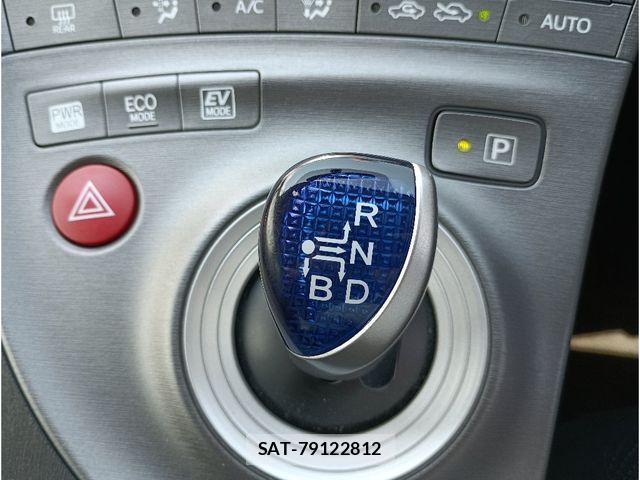 Toyota PRIUS 2014-02 7963338-18