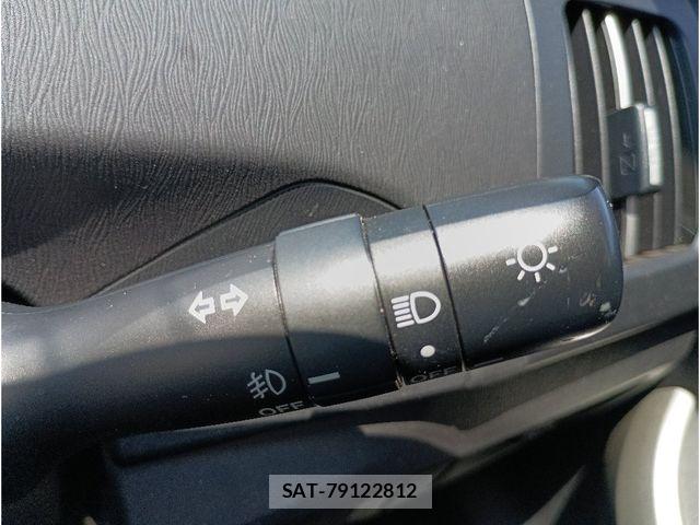 Toyota PRIUS 2014-02 7963338-23