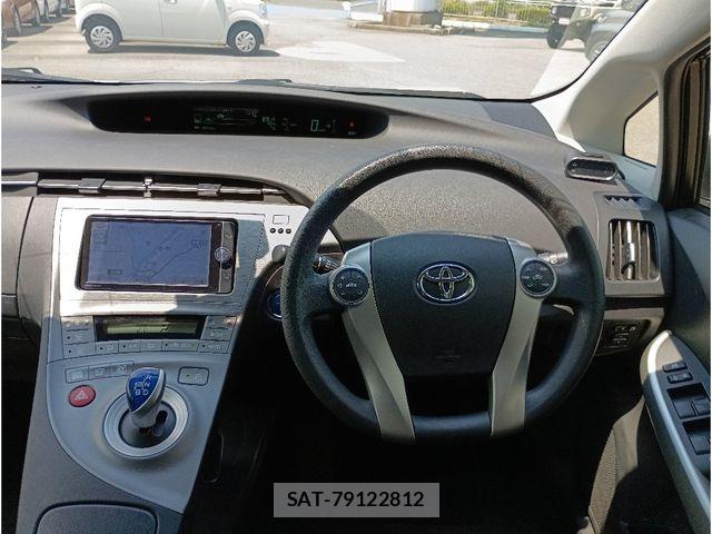 Toyota PRIUS 2014-02 7963338-2