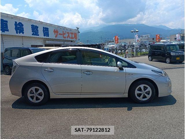 Toyota PRIUS 2014-02 7963338-3