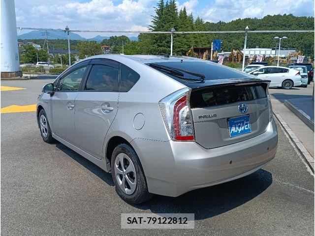 Toyota PRIUS 2014-02 7963338-4