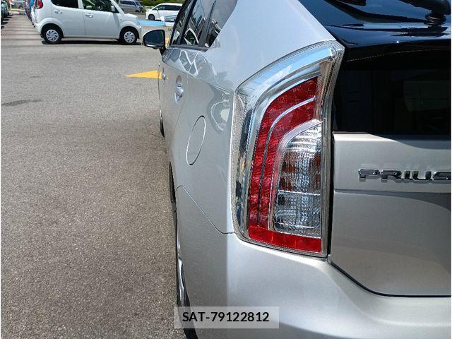 Toyota PRIUS 2014-02 7963338-6