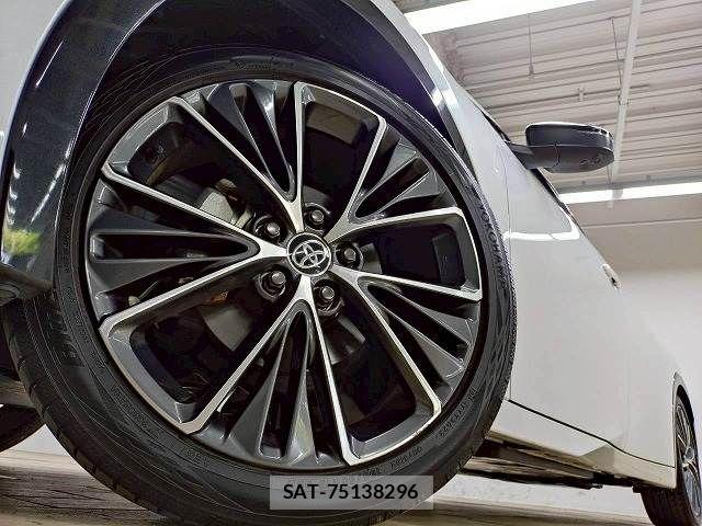 Toyota PRIUS 2023-09 7963317-12