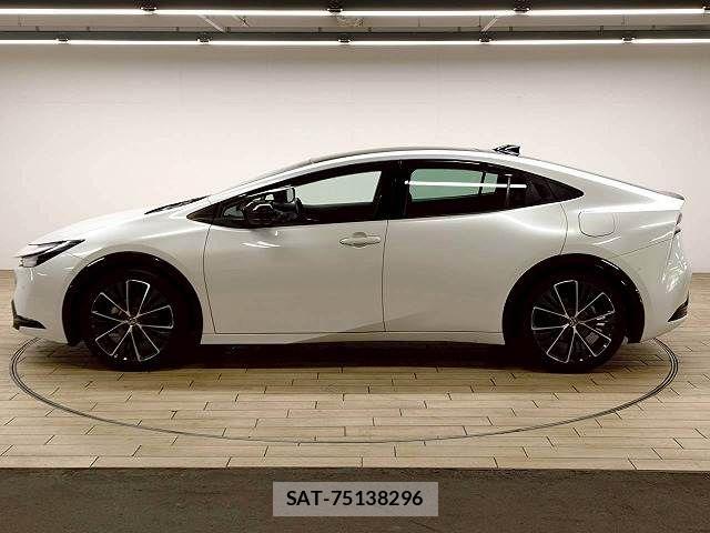 Toyota PRIUS 2023-09 7963317-16