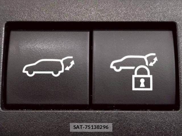 Toyota PRIUS 2023-09 7963317-6