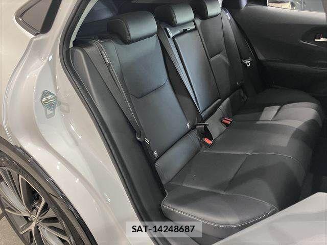 Toyota PRIUS 2025-08 7963309-16