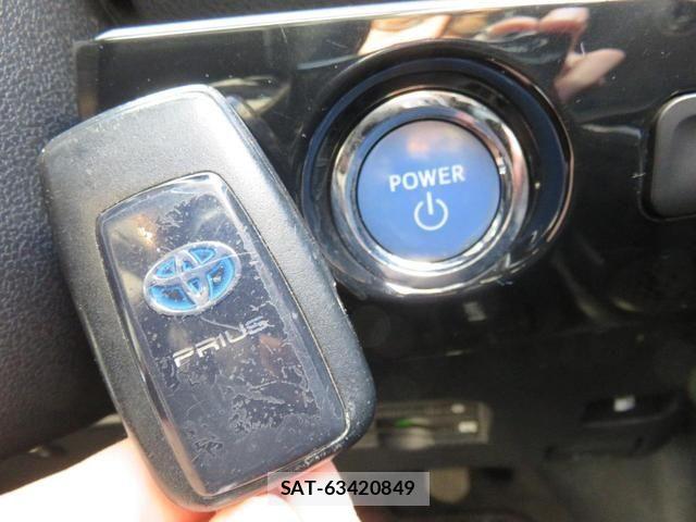 Toyota PRIUS 2016-04 7980640-24