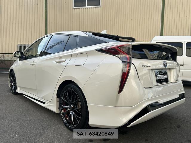 Toyota PRIUS 2016-04 7980640-5