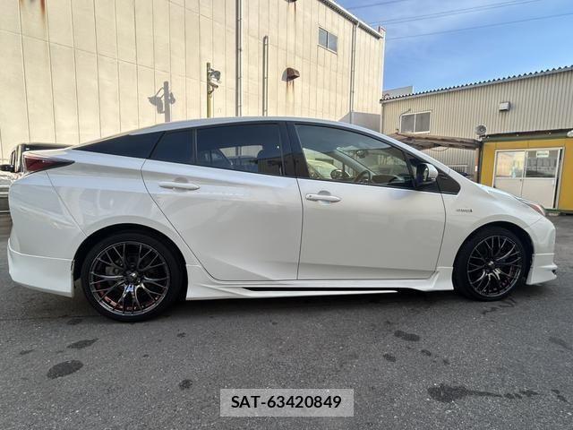 Toyota PRIUS 2016-04 7980640-8