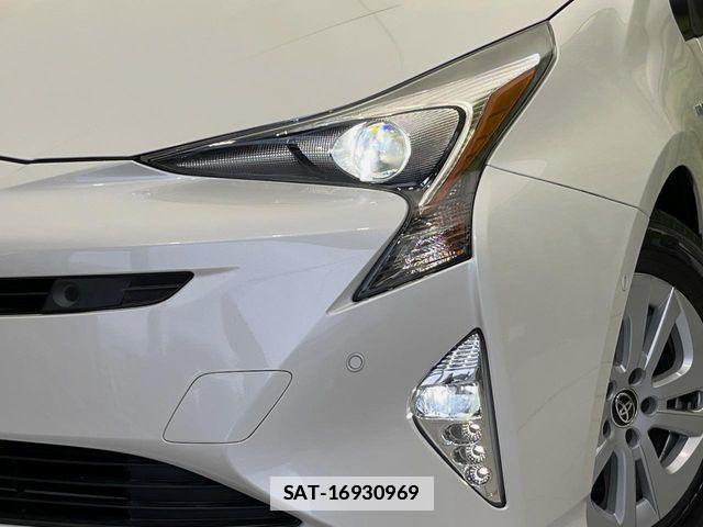 Toyota PRIUS 2018-10 7980635-11