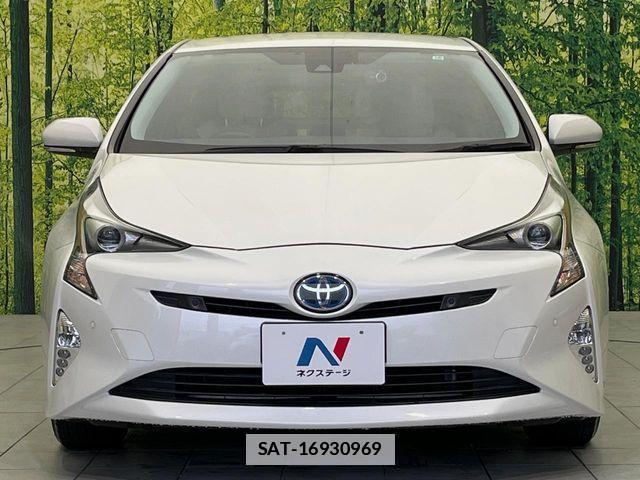 Toyota PRIUS 2018-10 7980635-13