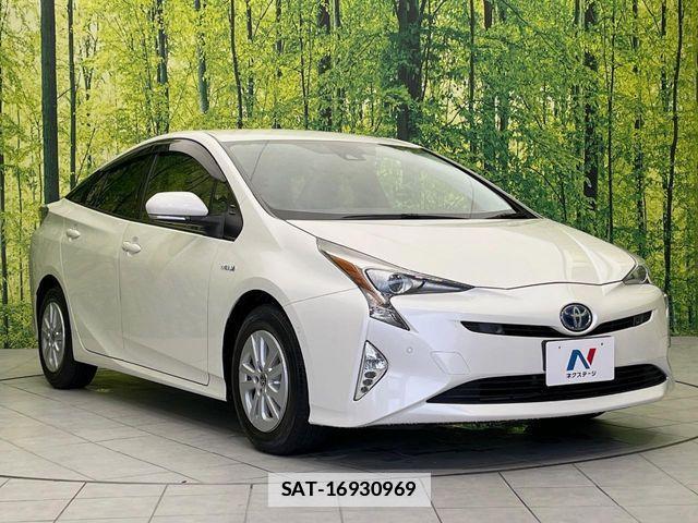 Toyota PRIUS 2018-10 7980635-15