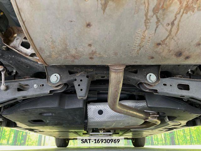 Toyota PRIUS 2018-10 7980635-18