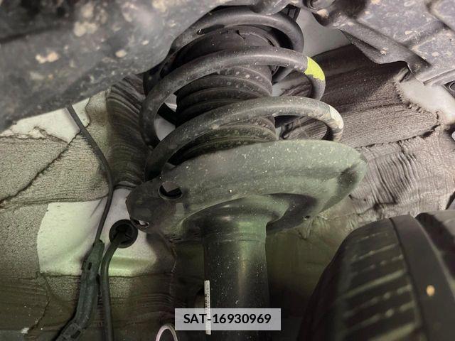 Toyota PRIUS 2018-10 7980635-19
