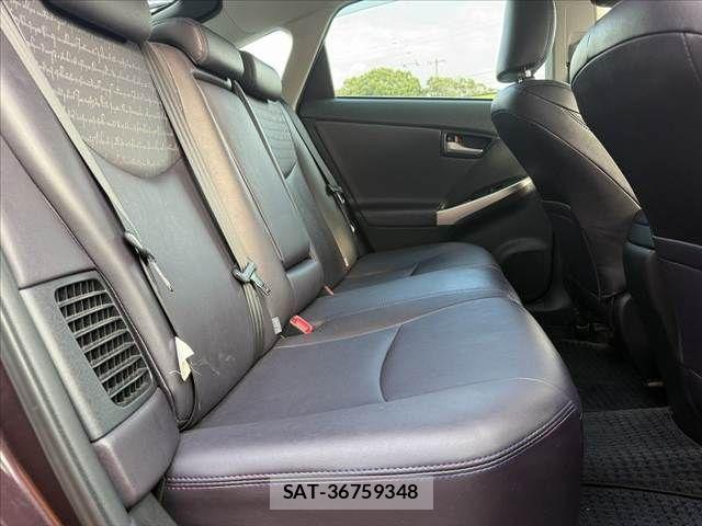 Toyota PRIUS 2013-08 7980667-17